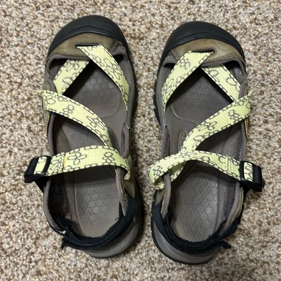 KEEN Women’s shoes, Size 8.5 - Picture 1 of 9